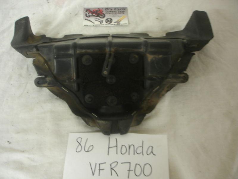 86-87 honda vfr-700 spark plug engine cover. good used oem