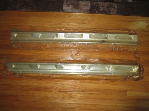 Early &#034;oe&#034; nos aar,cuda,challenger,t/a,r/t,convertible door scuff plates 2879600