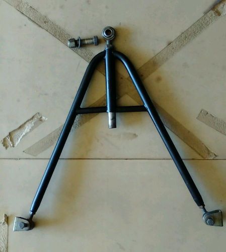 Wishbone axle locator for 4-link rear suspension