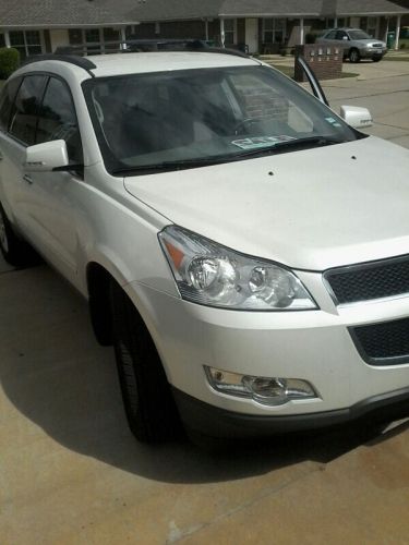 2012 chevy traverse awd white 3rd row seating for sale $16,000