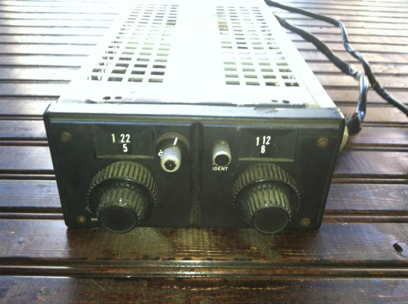 Vintage narco mark mk12a airplane nav/com 14 volt radio 