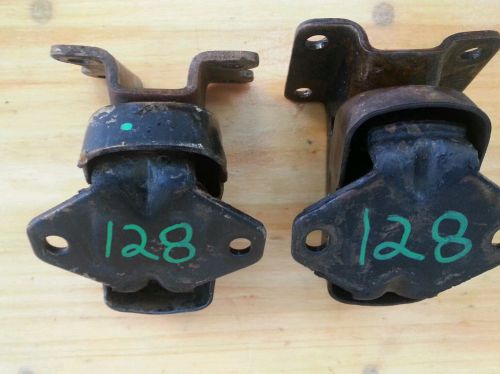 Toyota 22re 89-95 engine mounts right and left.