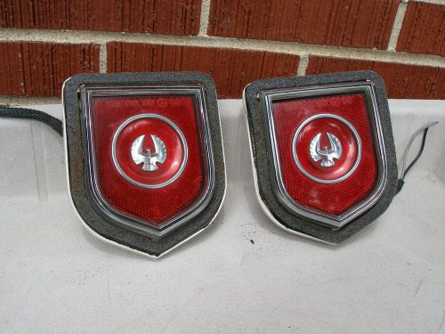 Pair 1972 1973 1974 1975 imperial quarter panel marker lights.  near nos