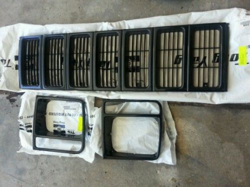 Jeep cherokee grill and headlight bezels
