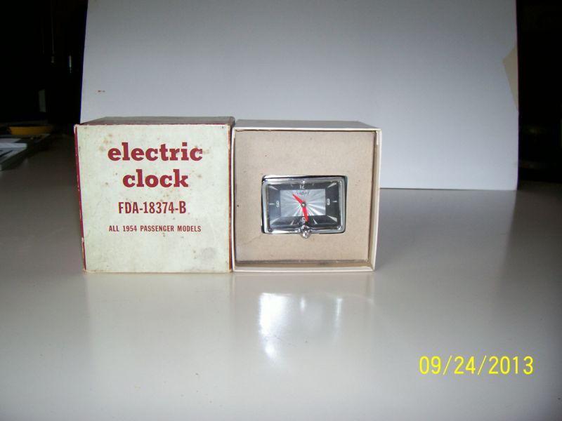 Fomoco electric dial clock crestline_customline_mainline 1954 nos