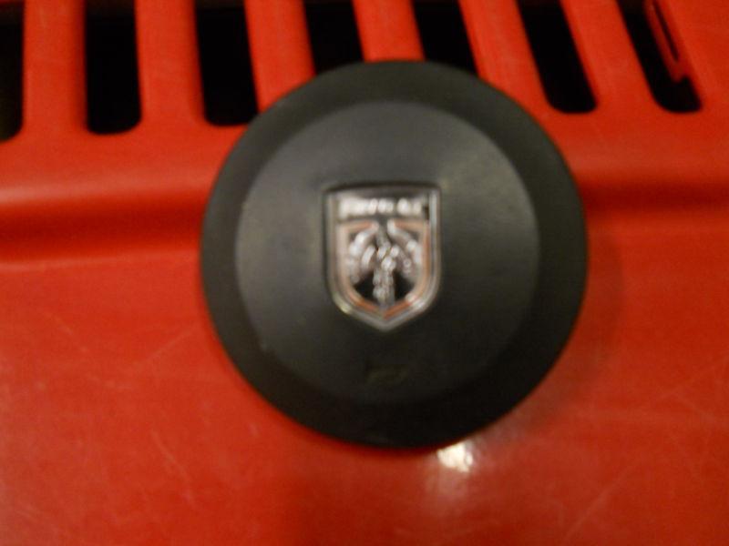 84-86 pontiac fiero sreering wheel horn cover