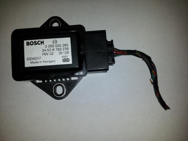 Bmw e60 e65 745i x3 dsc yaw rotational speed sensor bosch sender sending unit