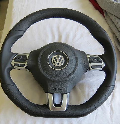 Volkswagen steering wheel flat bottom rline euro spec vw