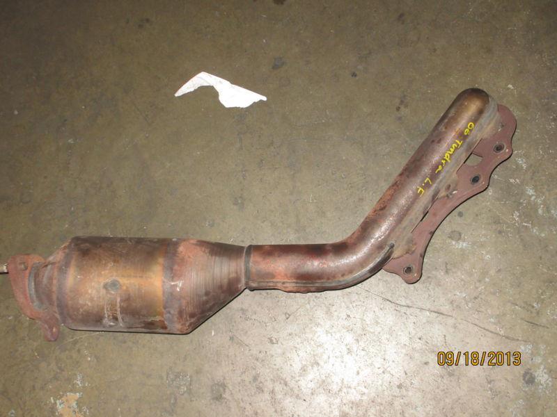 2005 06 toyota tundra left driver side exhaust manifold w/catalyst v6