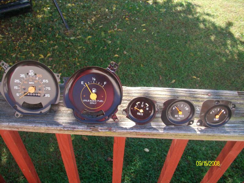 Vintage 73-87 chevy dash gauges (5)