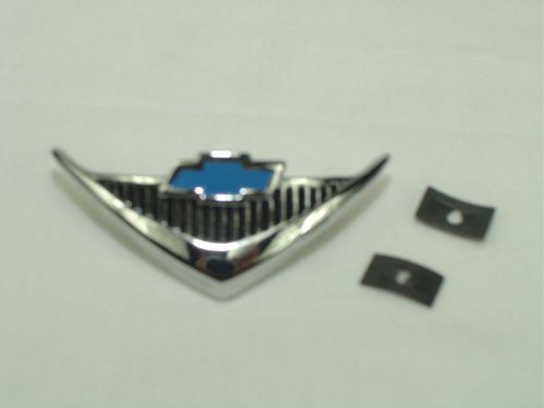 1955 1956 chevrolet 210 horn cap emblem with clips v-8 chrome show quality