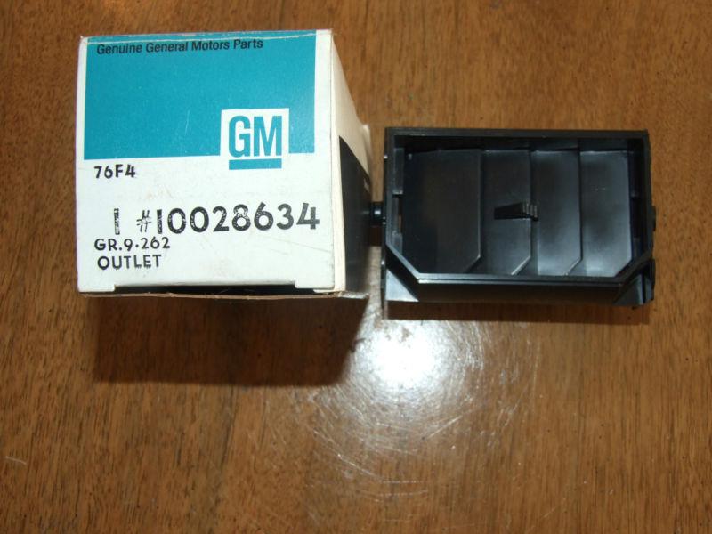 1 gm air vent outlet~new old stock~nos~part #10028634~in original package/box