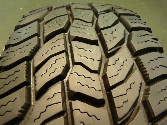 One nice cooper discoverer at-3, 235/70/16 p235/70r16 235 70 16, tire # 40078 qa