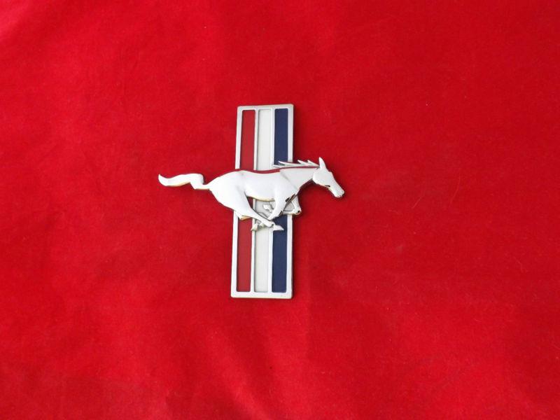 Ford mustang horse chrome emblem 2005-2012 fender badge passenger rh side oem