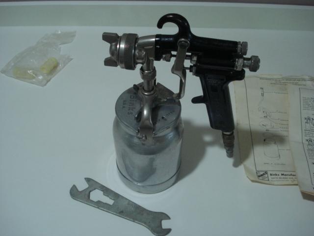 Binks model 7 spray gun includes nozzle, can, wrench tool, manual - clean