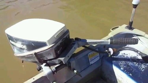 9.9 hp outboard motor