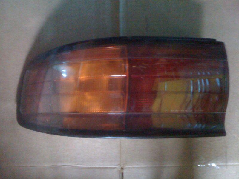 Toyota camry 1992 1993 1994 driver lh tail light tail lamp lens housing assembly