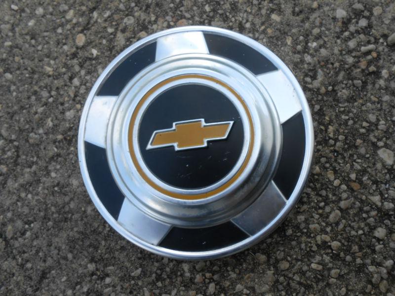 1970's  80's chevy  truck   dog dish  hub cap (1 only)