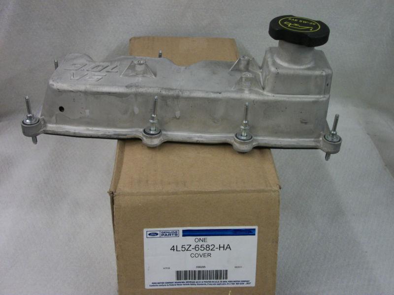 04/08 ford ranger valve cover  rh 6cyl 3.0 l
