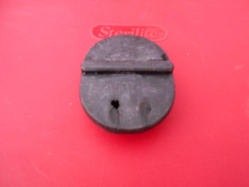 New! '57 chevy speedometer cable grommet; very good!