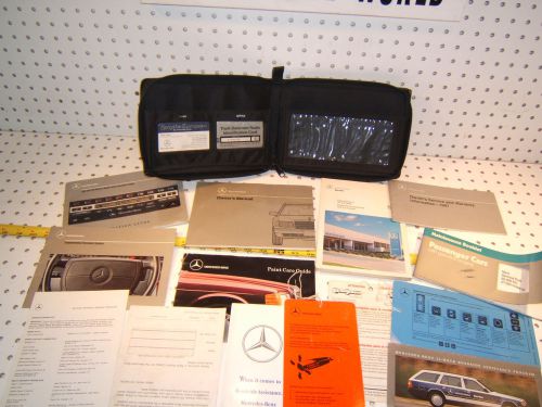 Mercedes 1990 w126 300se/sel owner&#039;s 1 set of 14 manuals &amp; black mbz oem 1 case