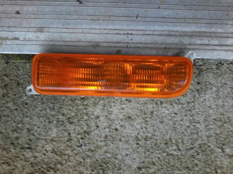 2000 jeep cherokee sport front driver's side turn signal assembly