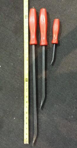 Snap on 24" long prybar  spb24a  red hard plastic handle  curved tip pry bar