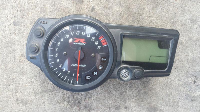 2004 2005 suzuki gsxr 600 750  gauge tach rpm speedometer dash cluster oem 04 05