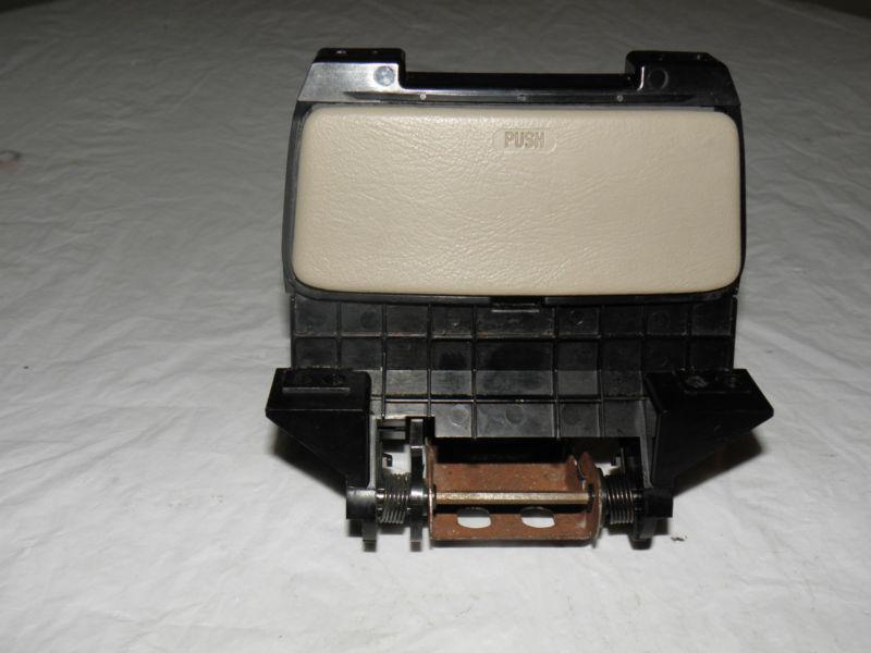 Toyota avalon 1995 oem center console cup holder