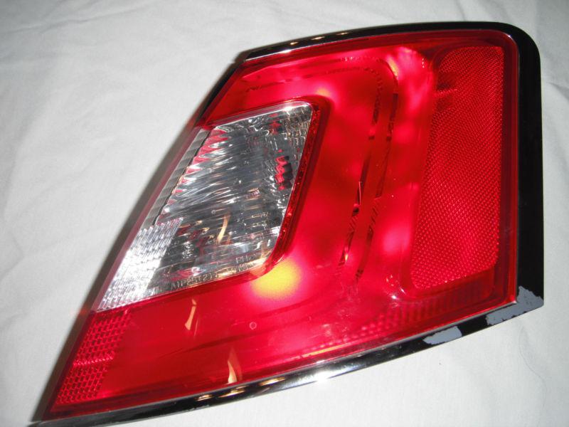 Oem ford taurus passenger taillight lamp light  2010 2011 right
