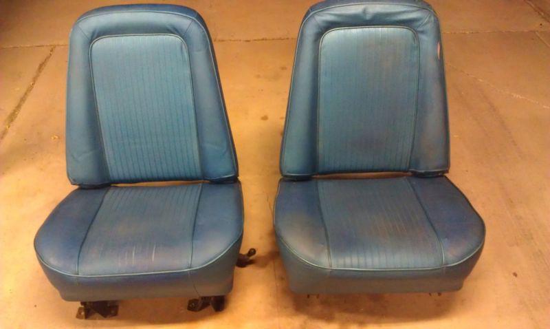 1972 chevy truck factory bucket seat and matching interior/72,71,70,69,68,67,c10