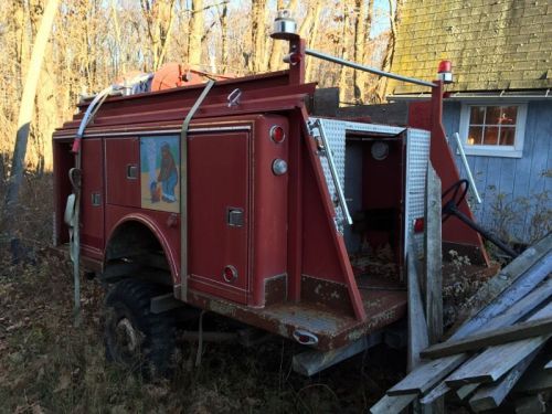 Fire truck pumper body