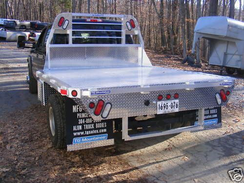 Aluminum flatbed  with 2-24&#034;underbody boxes