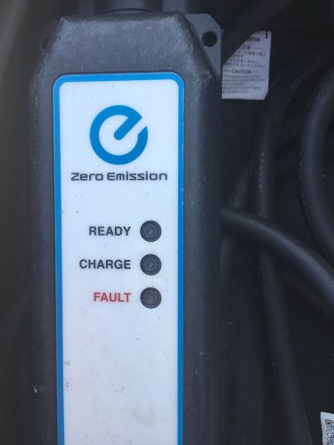 Nissan leaf ev level one charger 110 volt very nice with bag  volt prius used