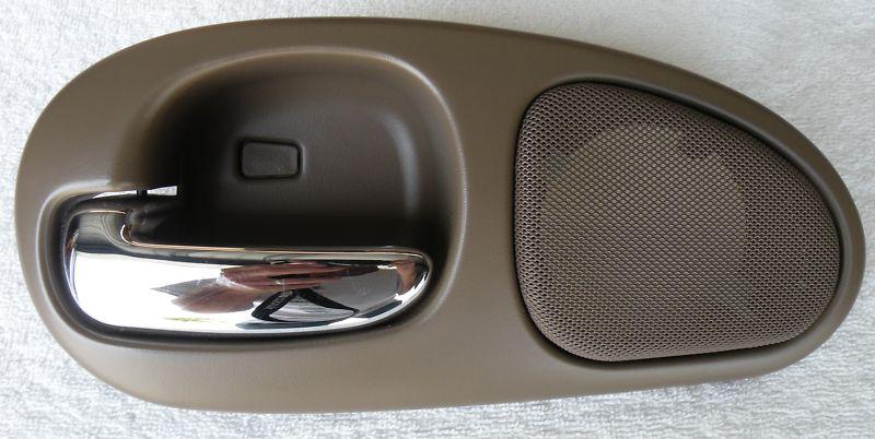 Door handle with speaker cover left rear passenger inner sandstone chrome 300m