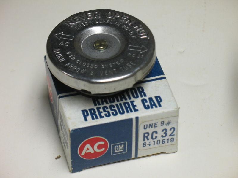 Chevy gmc chevrolet  gm nos radiator pressure cap rc32 rc-32 ac spark plug