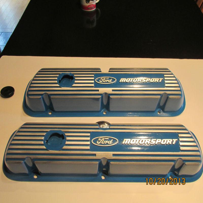 Aluminum valve covers for small block ford
