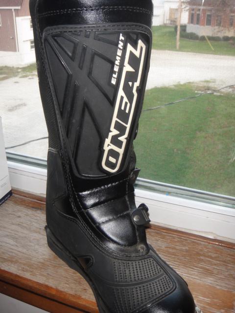 One (1) o'neal elements element left boot. size 13 - brand new - just one