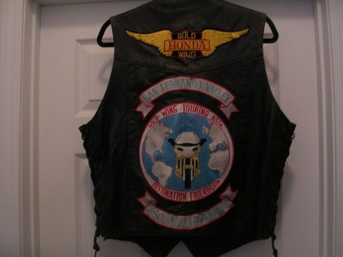 Vintage mens blk leather motorcycle biker vest laced sides with patches sz 44