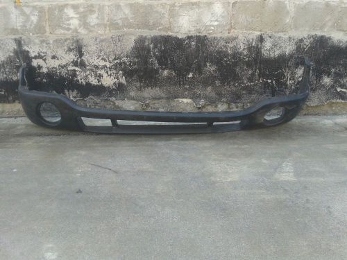Factory used front lower bumper cover off a 1999-07 gmc sierra pickup (bp0207)
