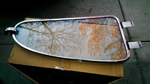 Volvo 544 rear quarter windows with latches in very nice condition!&#034;