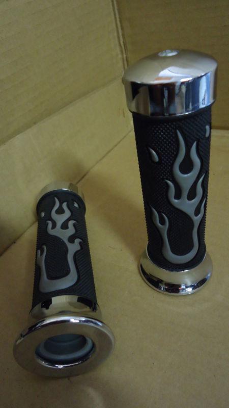 New universal flame hand grips for 7/8 bars