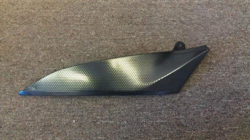 Used factory oem right side tank panel cover black yamaha yzf-r1 2004 2005 2006