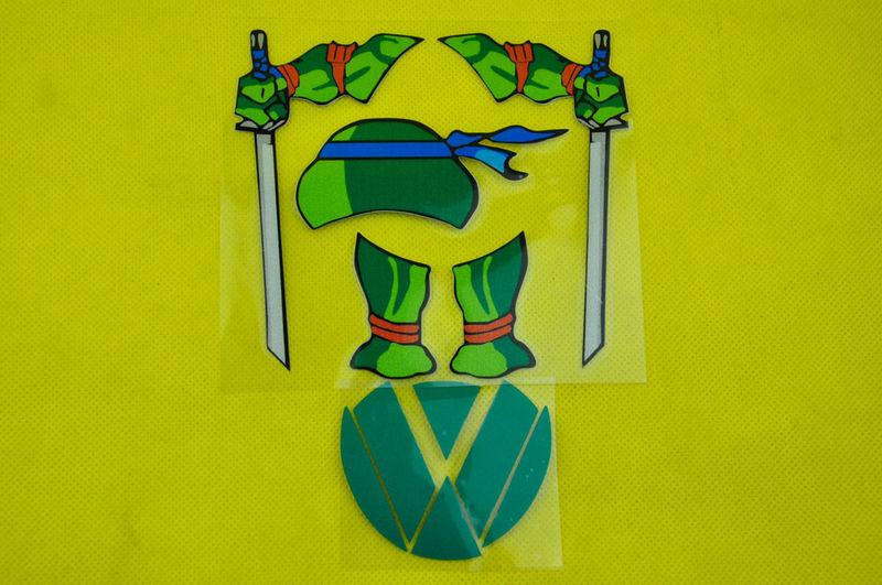 Teenage mutant ninja turtles leonardo da vinci double knife badge car stickers