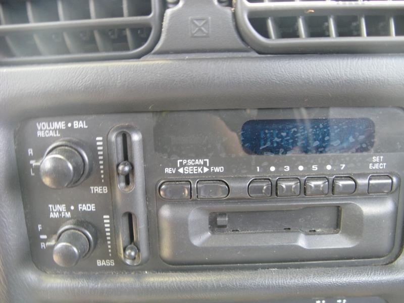 98 99 00 01 02 s10 blazer audio equipment am-fm stereo radio cassette opt um6