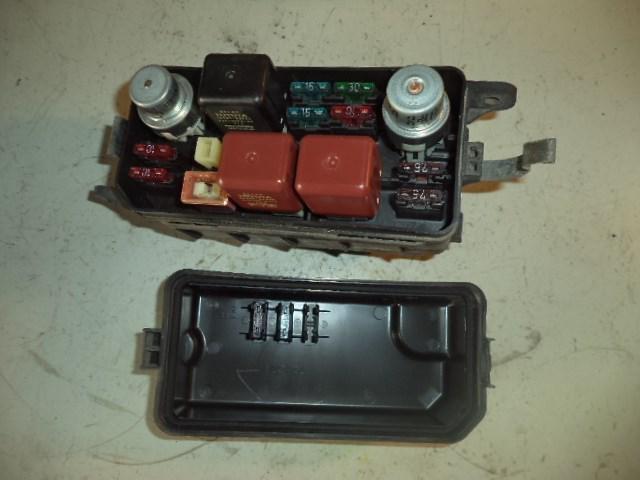 92 toyota corolla fuse box engine compartment 4dr dx 1.6l at 109924