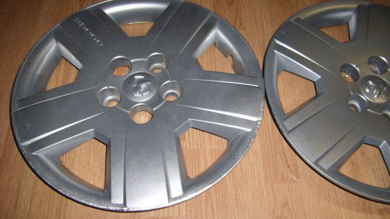2011 dodge avenger 16" hubcaps,,, pair ,, two,,