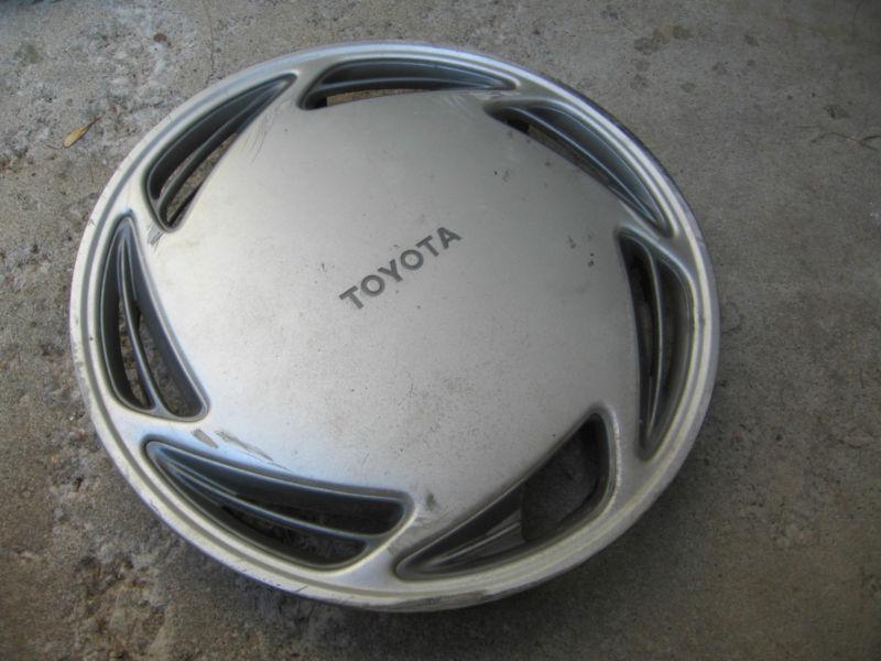 Toyota wheel hubcap  13  wheel cover 