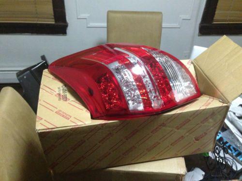 New genuine 09-12 toyota rav-4 japan tail lamp light passenger side 81551-42130