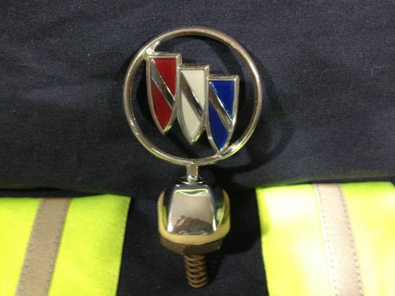 85,1986,1987,1988,1989,1990 buick park avenue,regal,electra hood ornament emblem